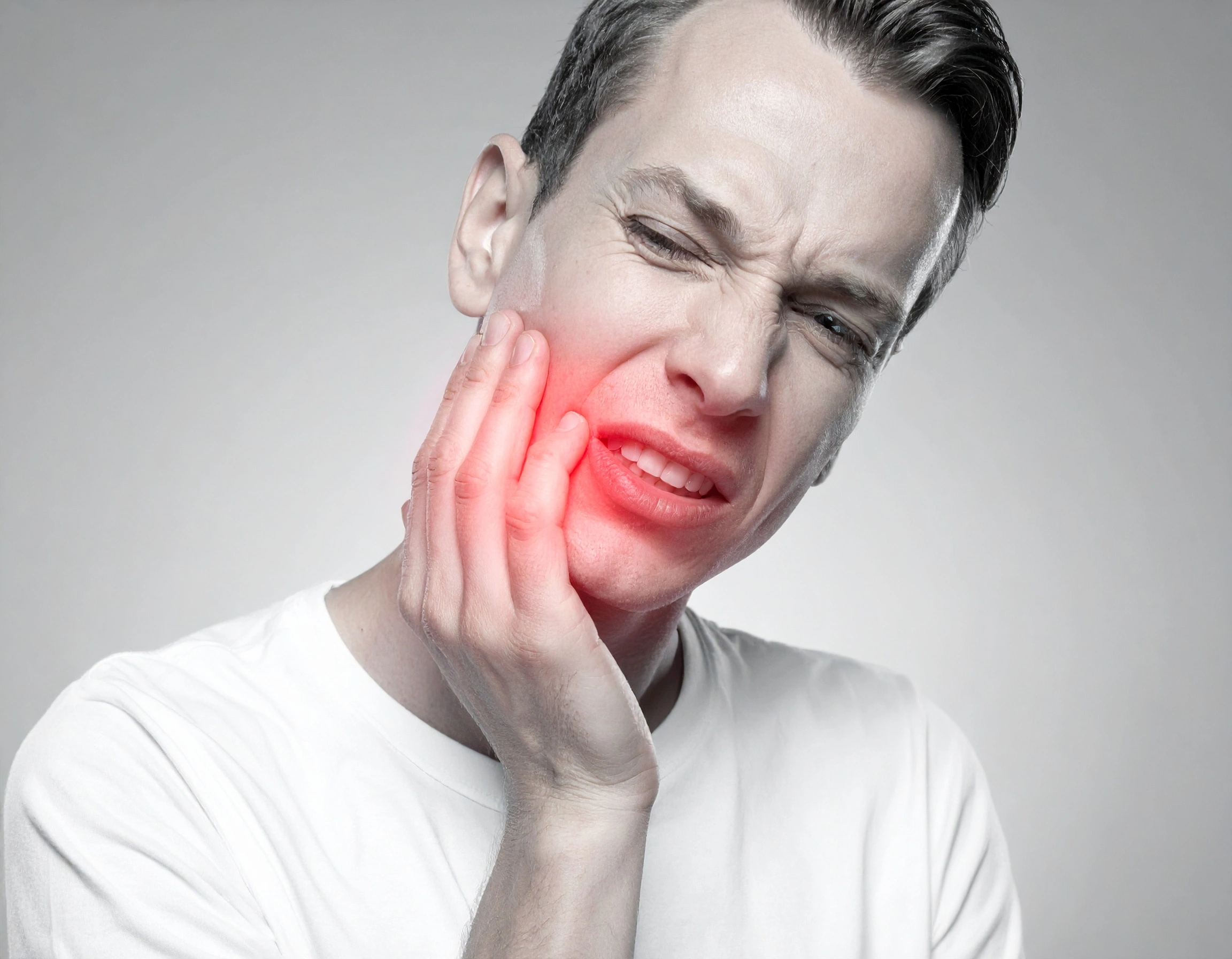 Tooth pain caused by sinus infection or TMJ disorder illustration
